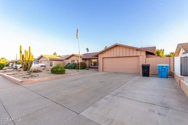 Foto del edificio - 3535 W Saint Moritz Ln