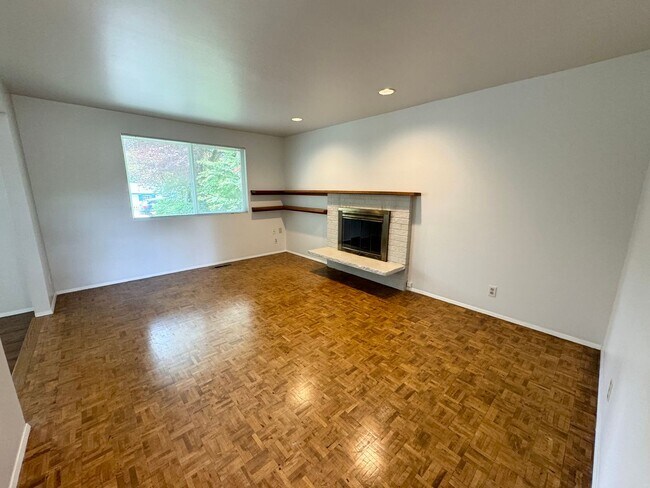 Building Photo - Redmond near Grasslawn Park & Microsoft 3 ...