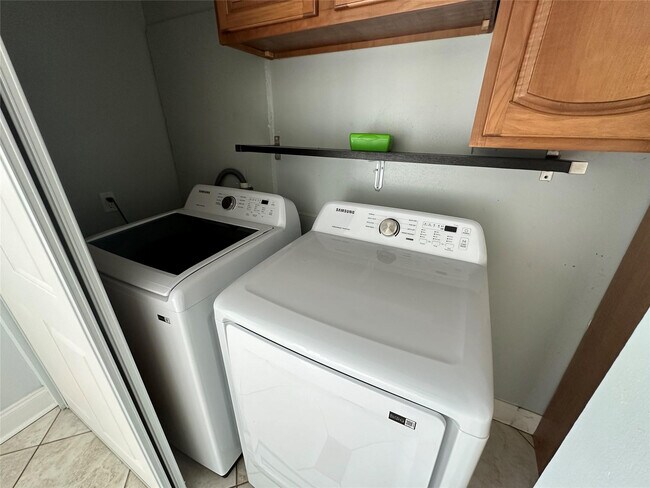 Foto del edificio - 445 NE 109th St