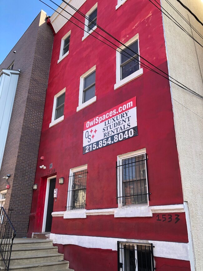 Frente - 1533 N 15th St