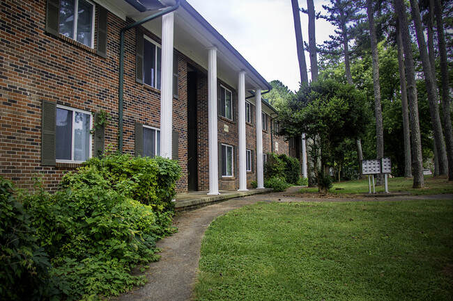 Front view - Windy Lakes Apartments