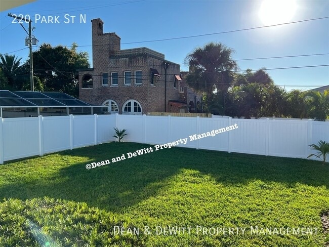 Foto del edificio - 220 Park St N