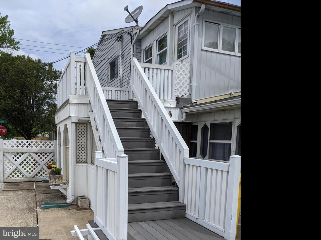 621 Fernhill Rd, Riviera Beach, MD 21226 Room for Rent in Riviera