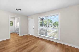 Building Photo - 1008 Haynes St
