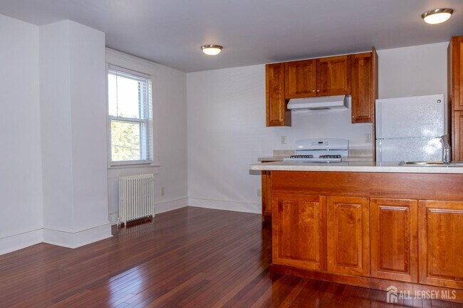 Foto del edificio - 4 Prentice Ave