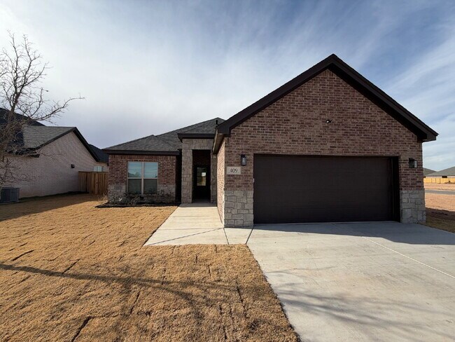 Foto del edificio - MOVE IN SPECIAL!! - Brand New Spacious 4-bedroom, 2-bathroom Wolfforth Haven