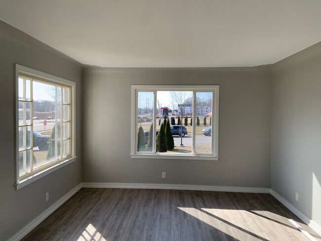 Foto del edificio - 343 E Lakewood Blvd