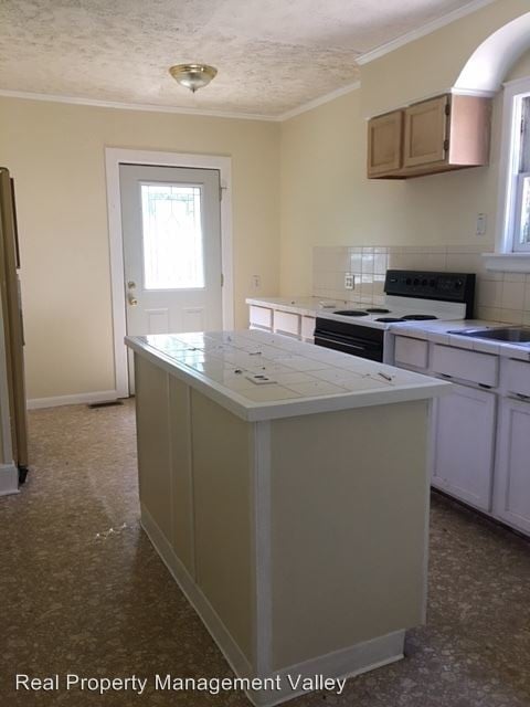 Building Photo - 3 br, 2 bath House - 1840-A Oakridge