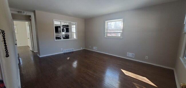 1 Bedroom - Upgraded Living Room - Greenway Apartments