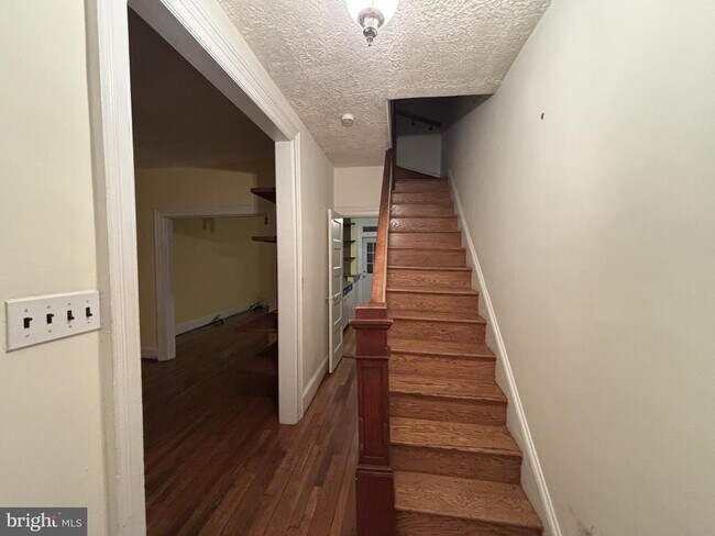 Foto del edificio - 741 Newton Pl NW