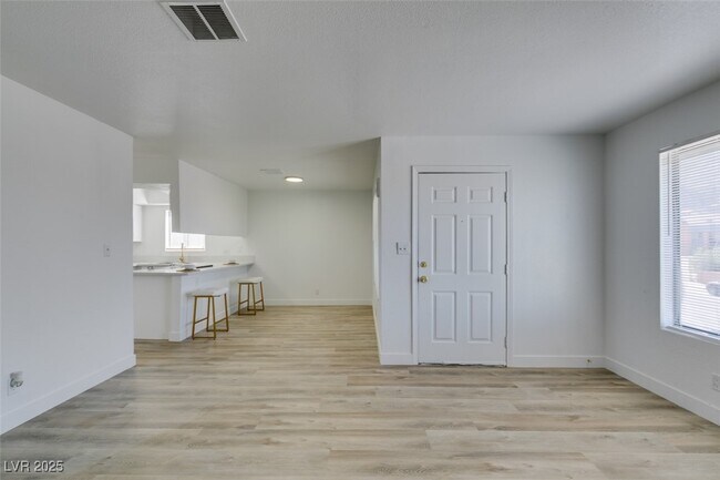 Foto del edificio - 6932 Kilgore Dr