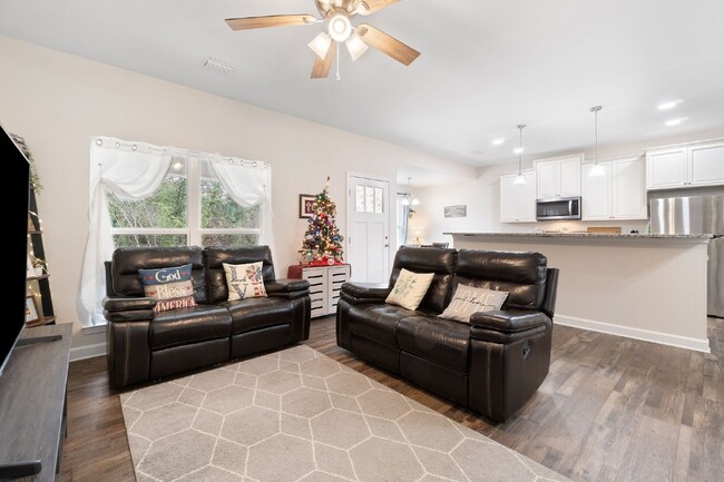 Building Photo - Serene Countryside Retreat in Milton, FL