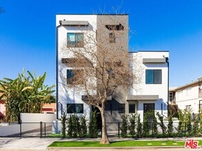 Building Photo - 2815 1/2 Redondo Blvd
