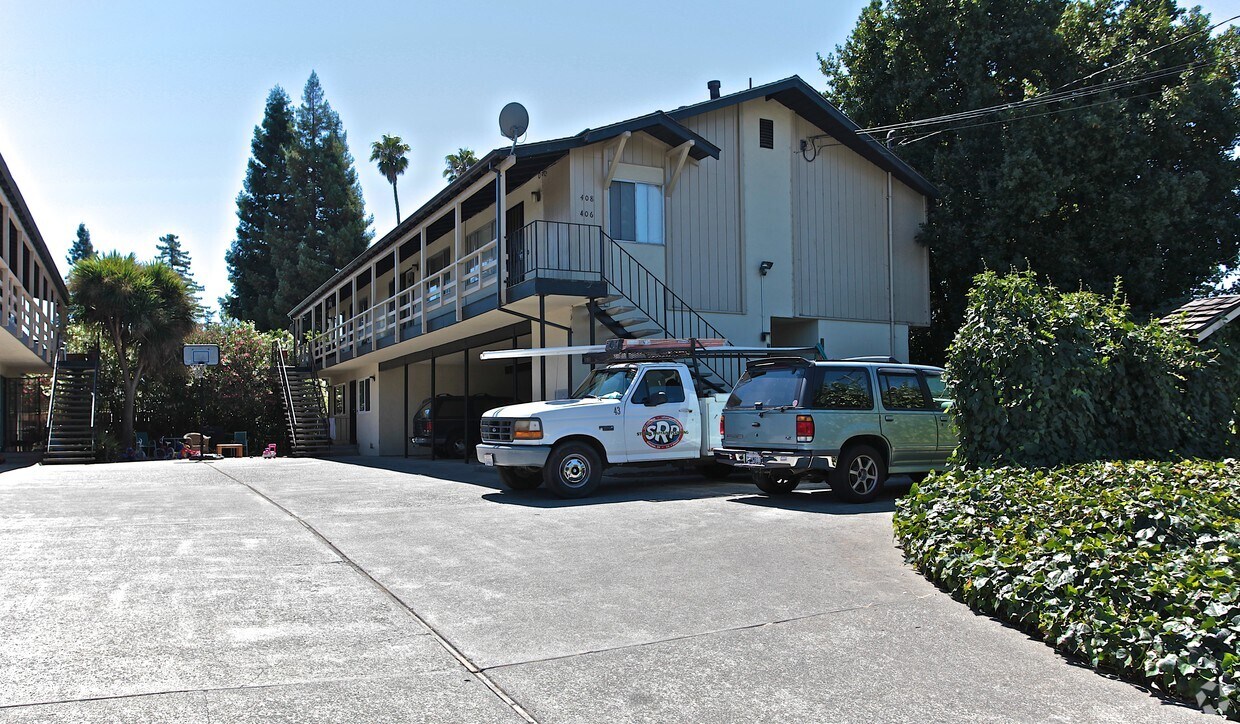 Primary Photo - 408 Klute St