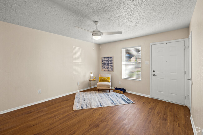 2BR, 1BA - 691SF - Living Room - Bristol Square