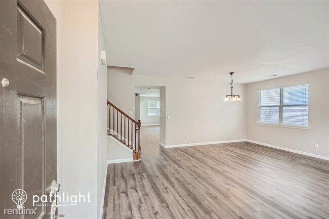 Foto del edificio - 4 br, 2.5 bath House - 6573 Waterton Ave S...
