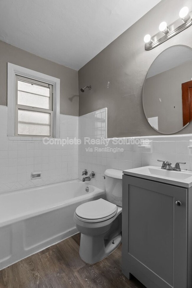 Building Photo - 2628 Avie Dr