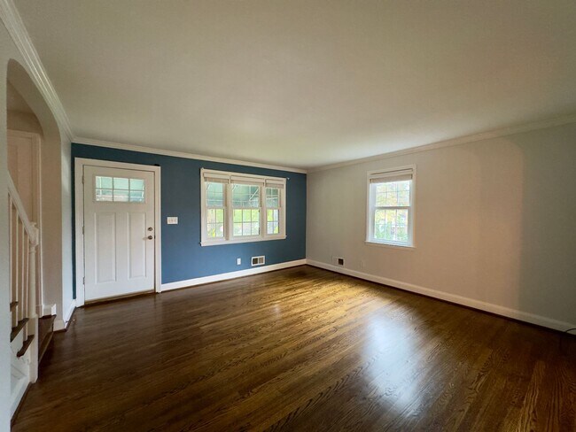 Foto del edificio - Charming 3 Bedroom/2 Bathroom Townhome in ...