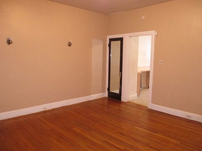 Building Photo - 4128 Parkside Dr