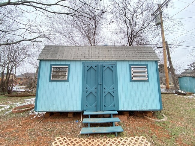 Building Photo - 5414 S Land Ave