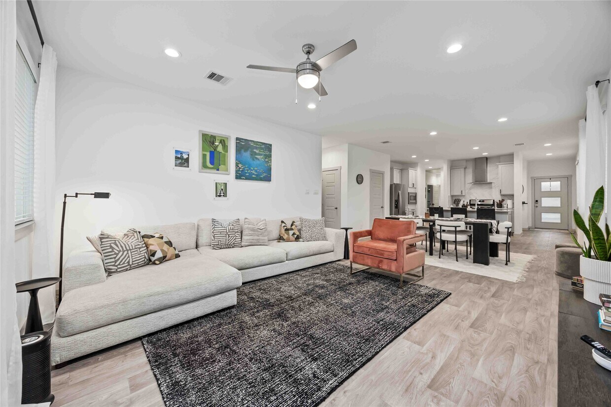 Foto principal - 2802 Wingmore Ln