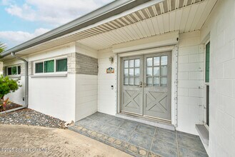 Building Photo - 1065 Molaki Dr