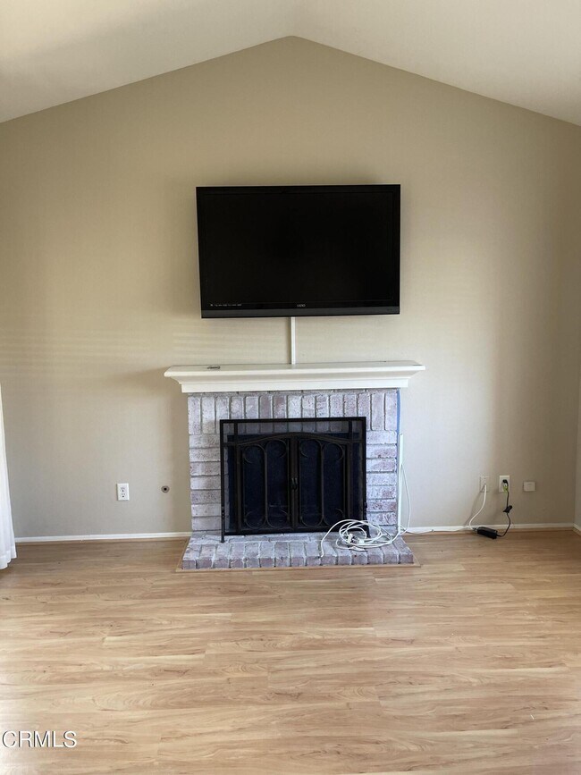 Building Photo - 673 Cachuma Ave