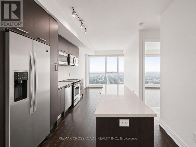 Photo du bâtiment - 388 Yonge St