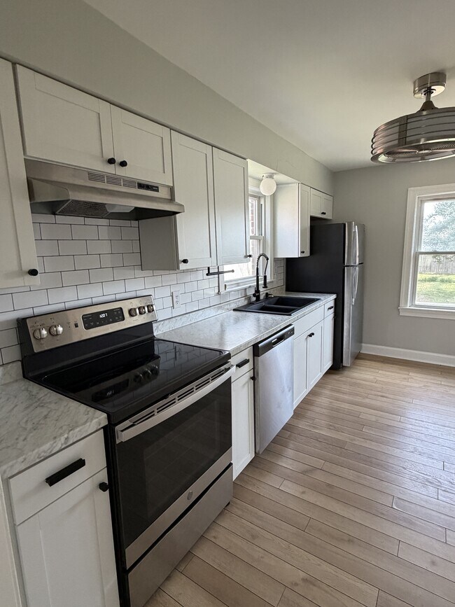 Foto del edificio - 4639 Southcrest Dr