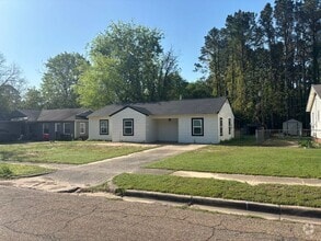 Building Photo - 411 Lindsey St