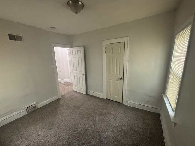 Foto del edificio - 4219 E 116th St