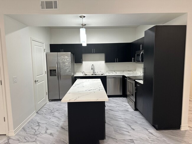 Interior Photo - Hampton Astoria