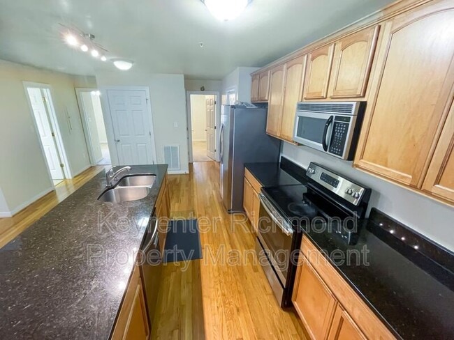 Building Photo - 3219 Ellwood Ave