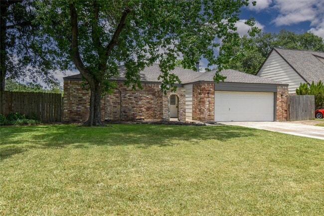 Foto del edificio - 2023 Lexington Woods Dr