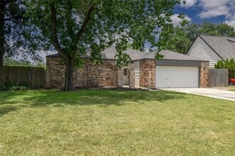 Building Photo - 2023 Lexington Woods Dr Building Photo - 2023 Lexington Woods Dr