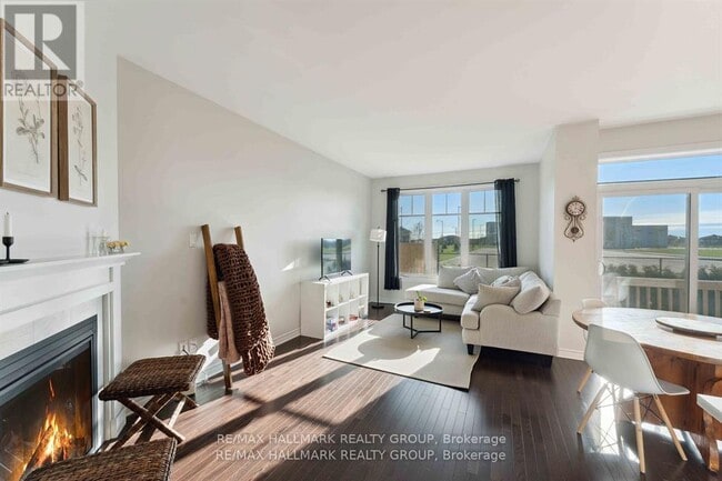 Building Photo - 203 Finsbury Ave