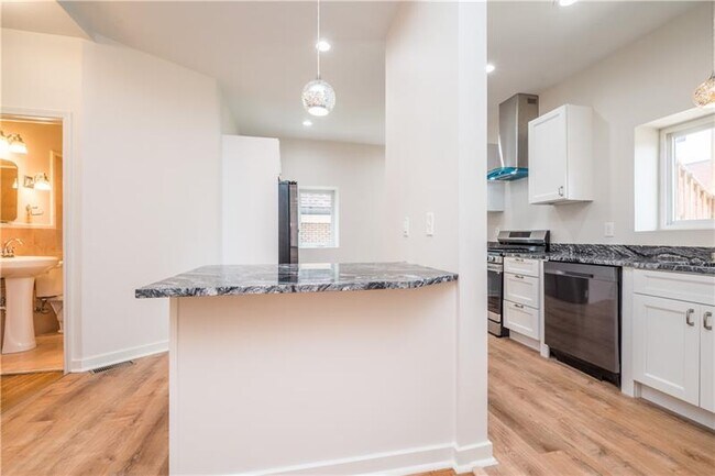 Foto del edificio - 6118 Jackson St