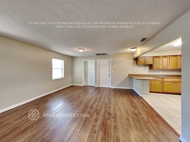 Building Photo - 1881 N Lake Eloise Dr