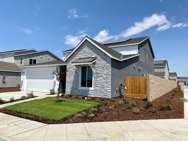 Building Photo - 4 br, 3.5 bath House - 5855 E Belgravia Ave