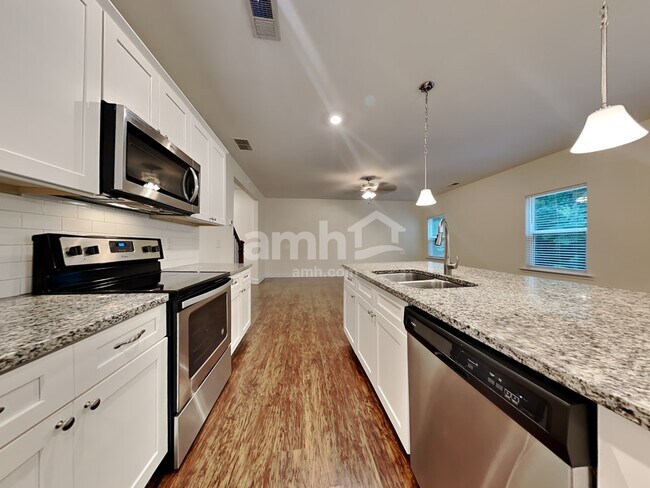 Foto del edificio - 174 Makenna Dr