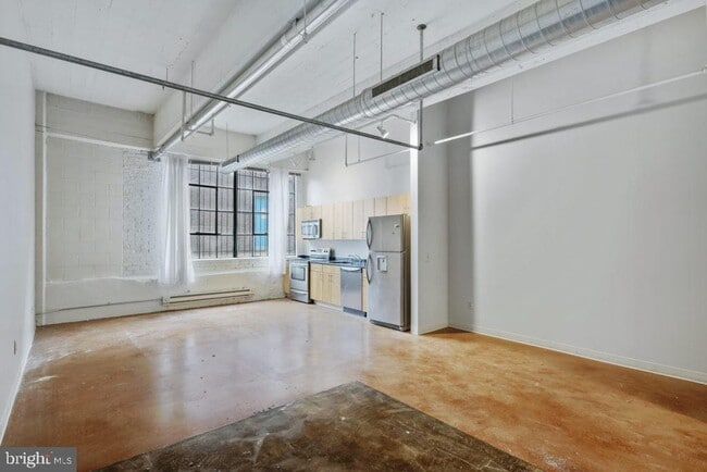 Building Photo - 412 S 13th St