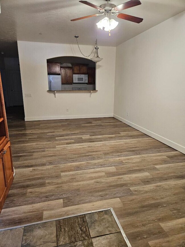 Foto del edificio - Beautiful 2 Bedroom Condo Avail 9/2