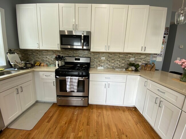 Foto del edificio - 3609 N Lakewood Ave