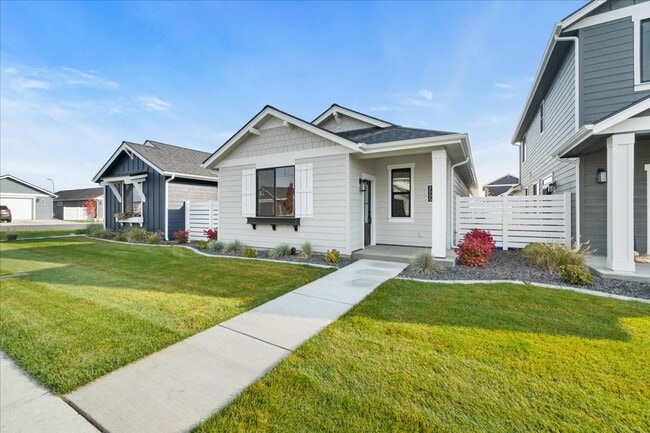 Building Photo - 5193 E Dorado Ave