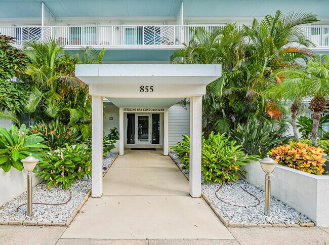 Foto del edificio - 855 Dahlia Ln