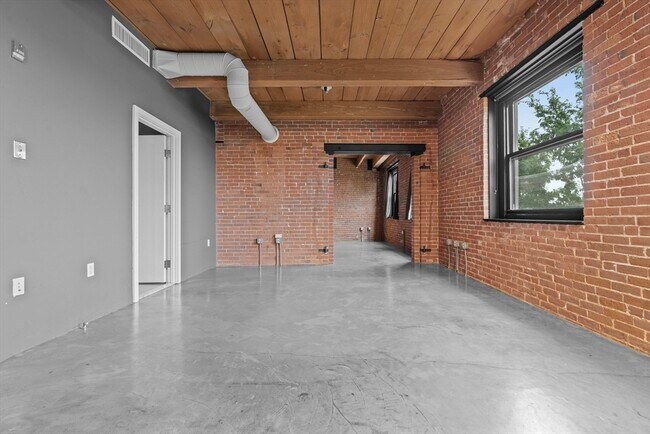 Building Photo - 90 Wareham St