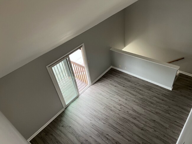 Foto del edificio - 755 Burcale Rd