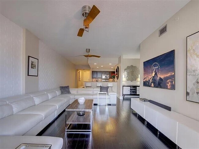 Foto del edificio - 1108 N Franklin St