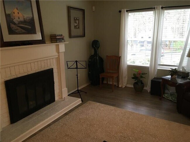 Building Photo - 10390 Rillridge Ct