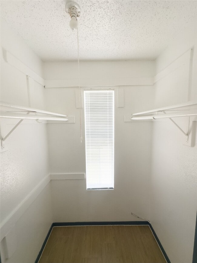 Building Photo - 11514 Teaside Dr